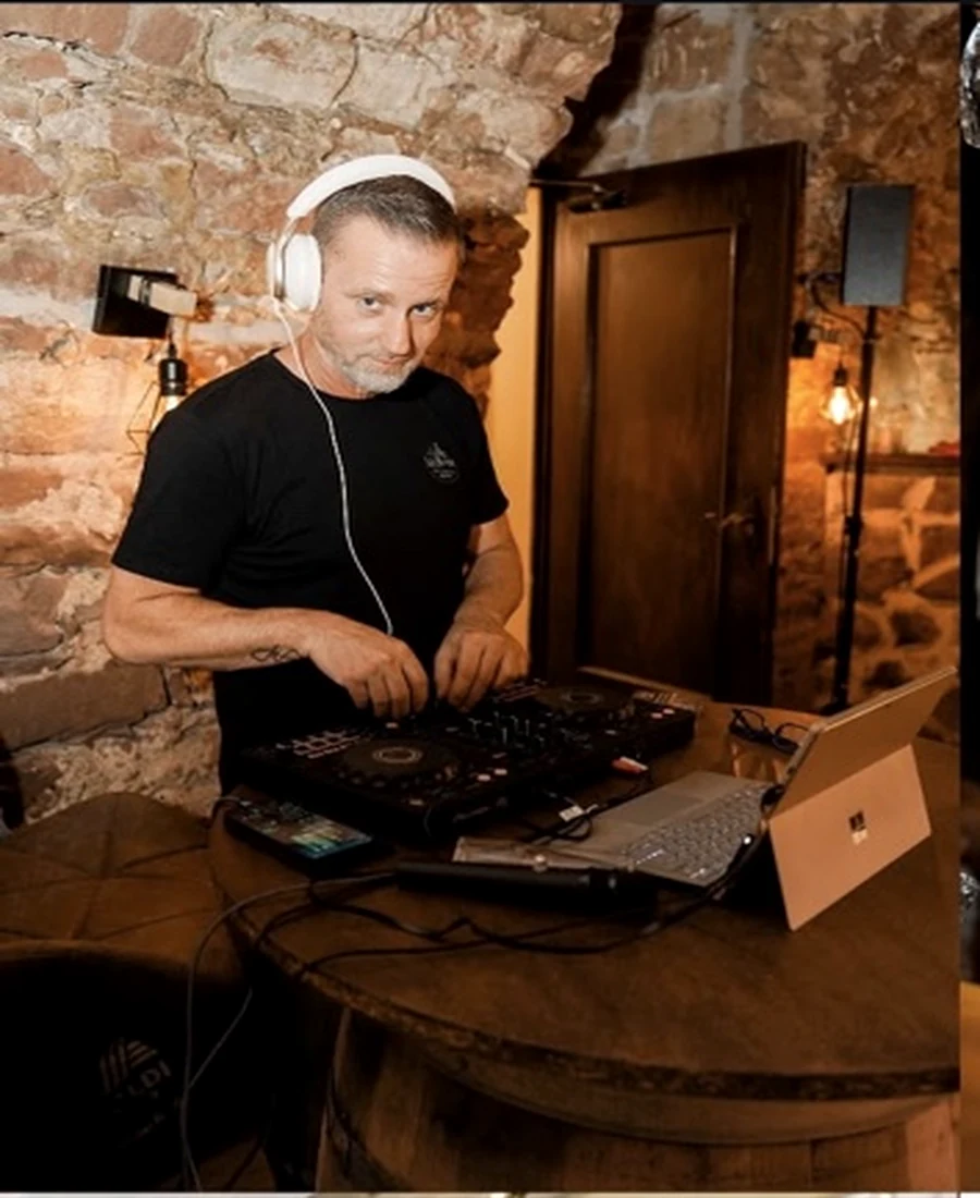 DJ bei einer Veranstaltung